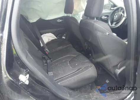 2016 Jeep Cherokee Latitude из США, поврежденный, VIN 1C4PJMCB6GW192032